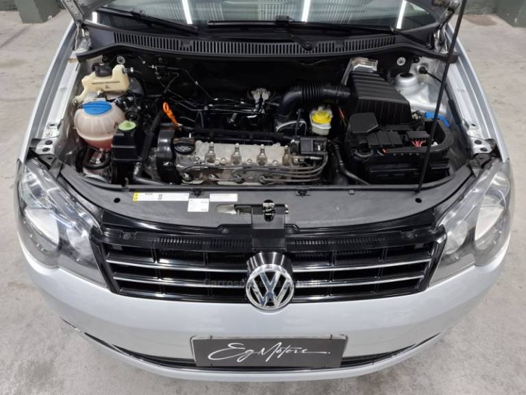 VOLKSWAGEN - POLO - 2012/2013 - Prata - R$ 46.900,00