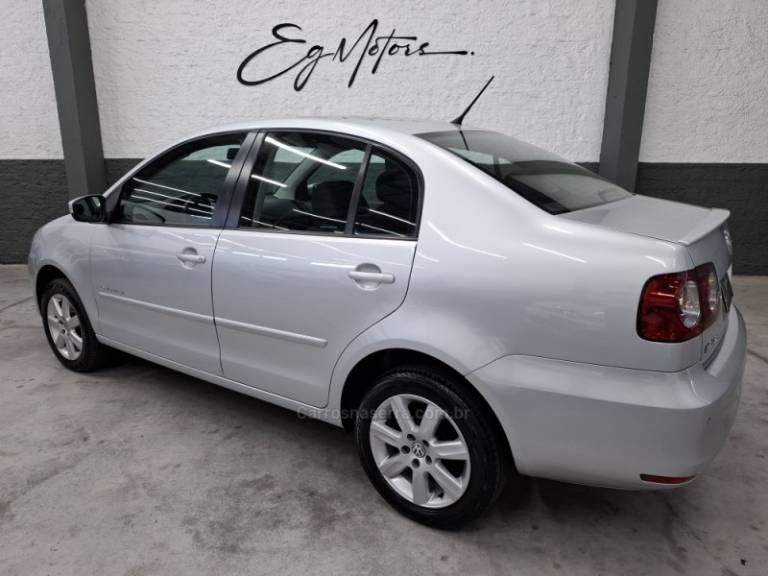 VOLKSWAGEN - POLO - 2012/2013 - Prata - R$ 46.900,00