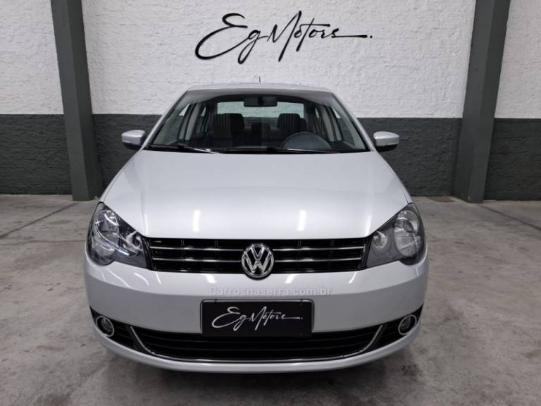VOLKSWAGEN - POLO - 2012/2013 - Prata - R$ 46.900,00