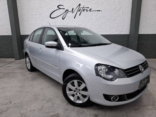 VOLKSWAGEN - POLO - 2012/2013 - Prata - R$ 46.900,00